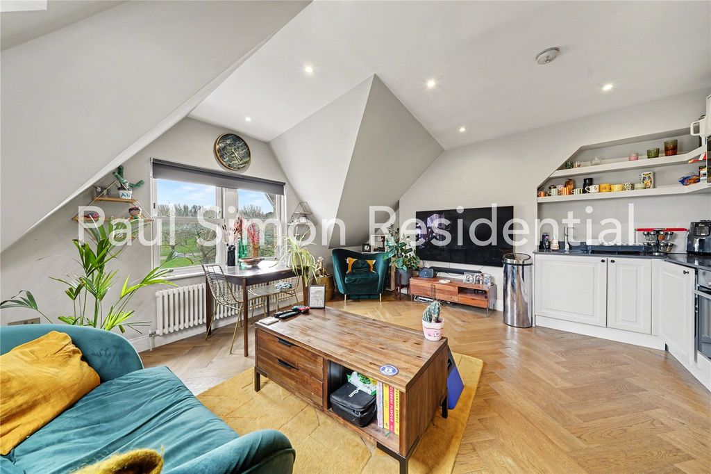 Property photo 3 of 14 Picture No. 11