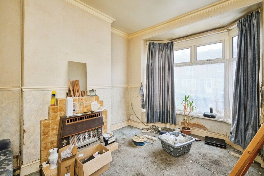 Property photo 2 of 26 Pbox-Img.Jpg