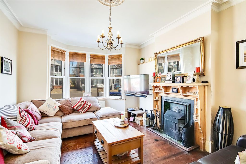 Property photo 2 of 21 Img_4895-Img_4897.Jpg