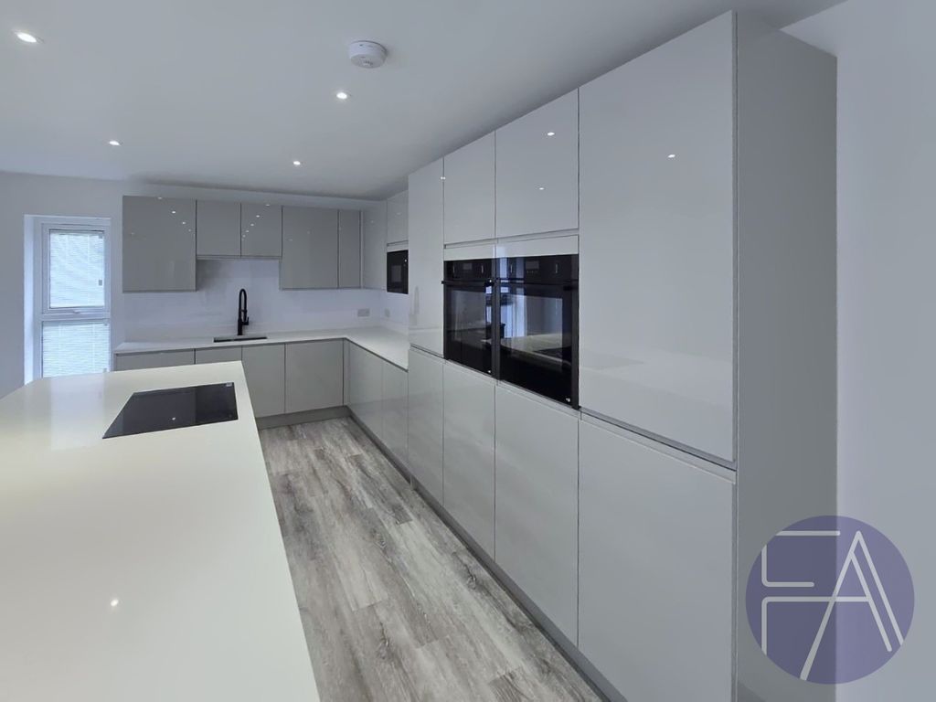 Property photo 2 of 45 4693982