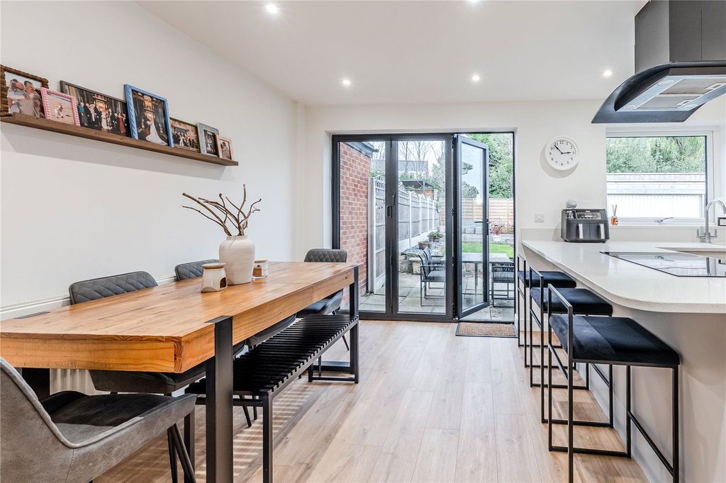 Property photo 3 of 17 Dining Kitchen