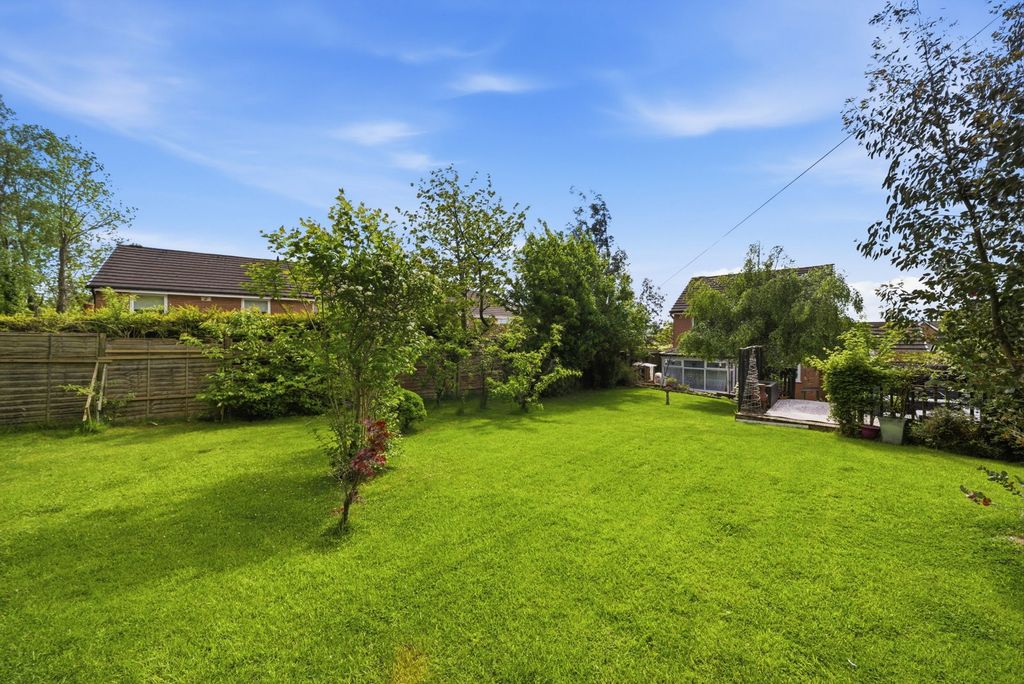 Property photo 2 of 52