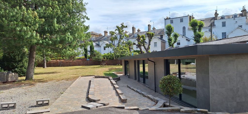 Property photo 2 of 4