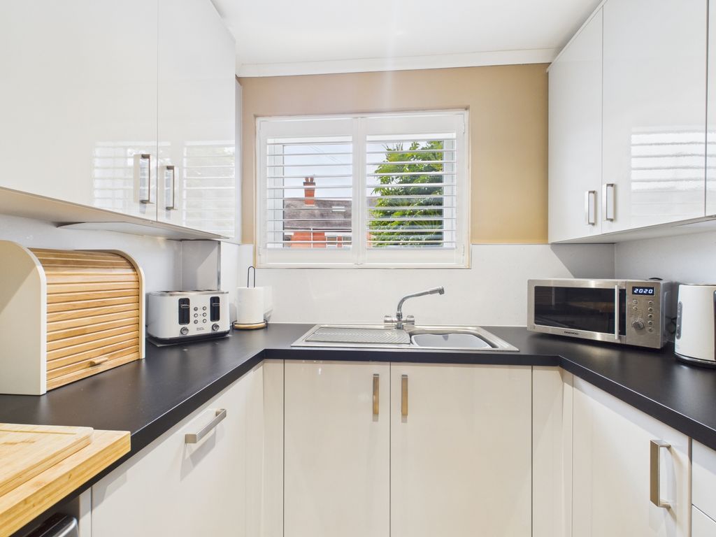 Property photo 3 of 13 Cam03293G0-Pr0245-Still028