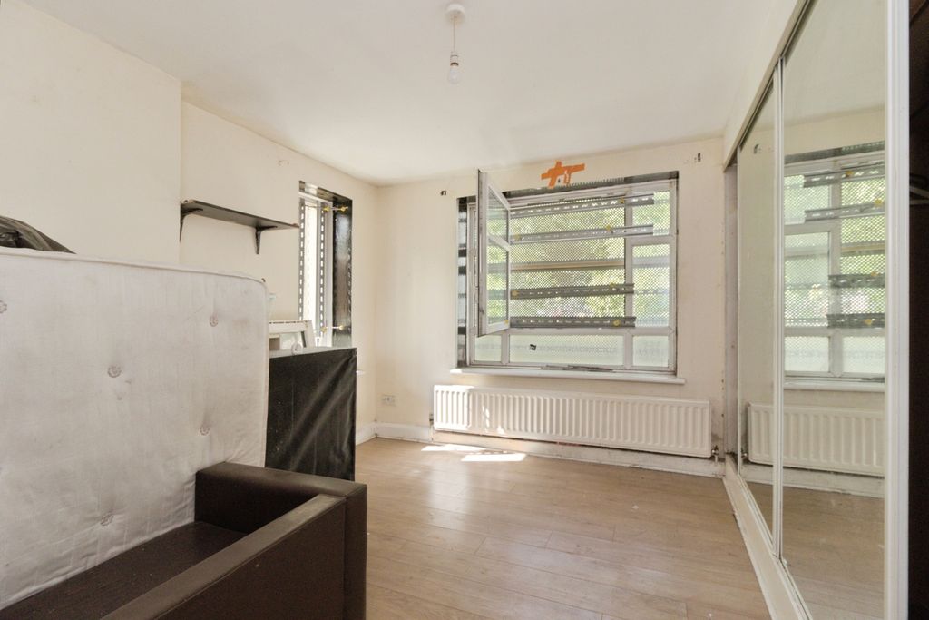 Property photo 2 of 12 Pbox-Img.Jpg