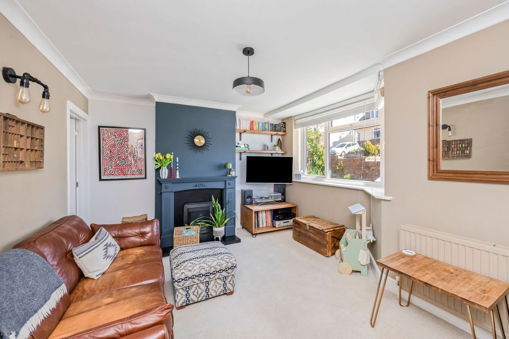 Property photo 2 of 17