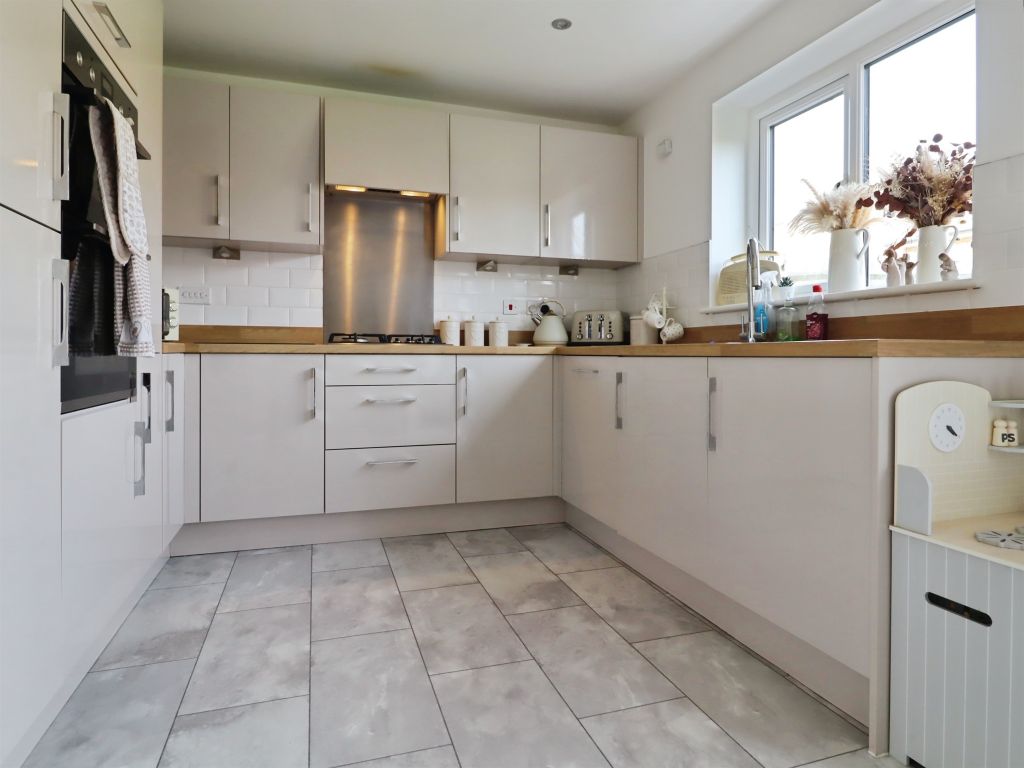 Property photo 2 of 20