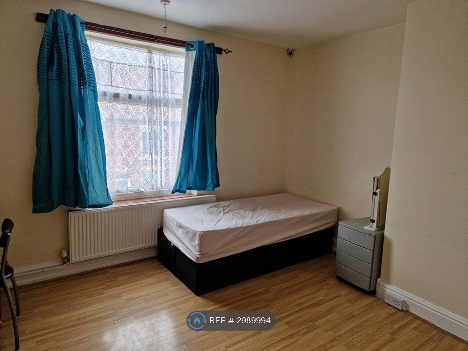 Property photo 3 of 11