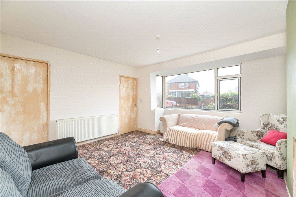 Property photo 2 of 22 Living Room