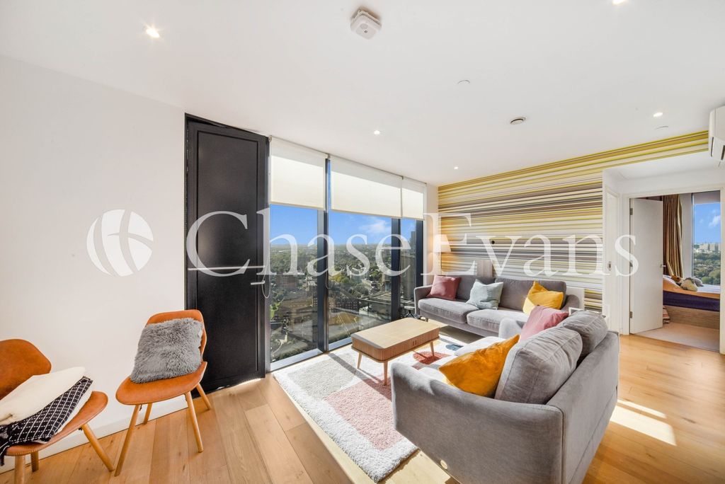 Property photo 1 of 14 The Strata, Walworth