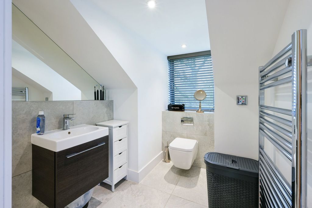 Additional image 17 of 5 bed detached house for saleMaplewood Drive, Lingfield RH7