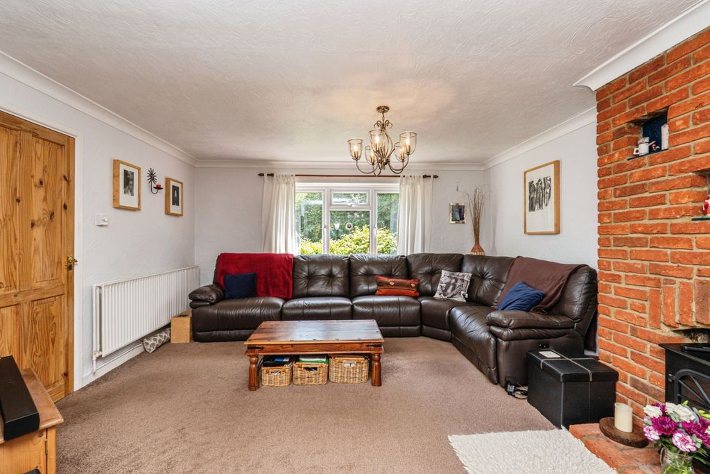 Property photo 2 of 12