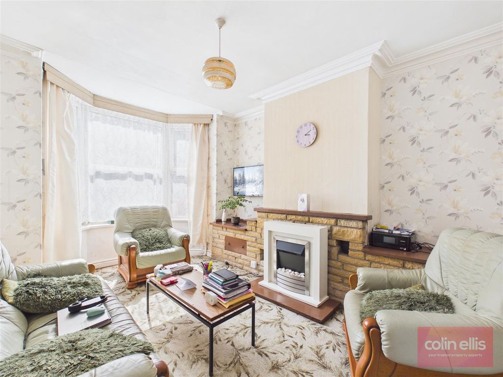 Property photo 3 of 17 Cam05075G0-Pr0343-Still006.Jpg