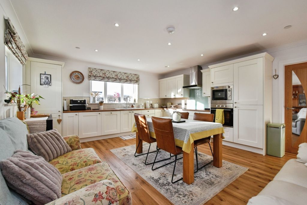 Property photo 2 of 15 Pbox-Img.Jpg