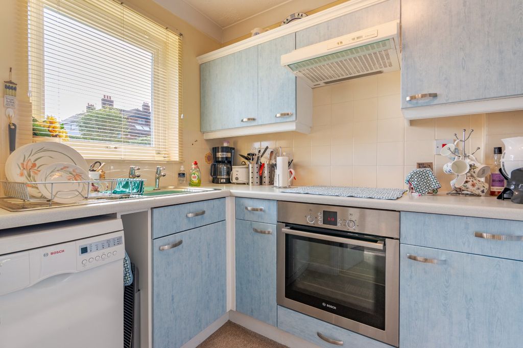 Property photo 2 of 14 Picture 2