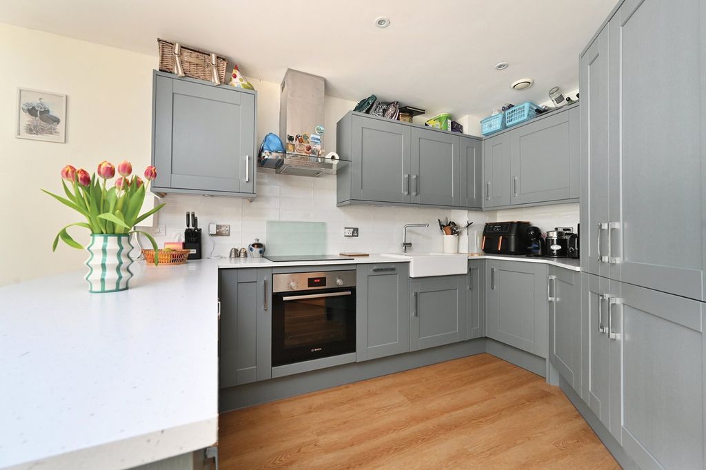 Property photo 3 of 21 Picture No. 14