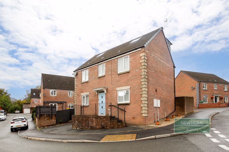 Property photo 1 of 25 Photo 4