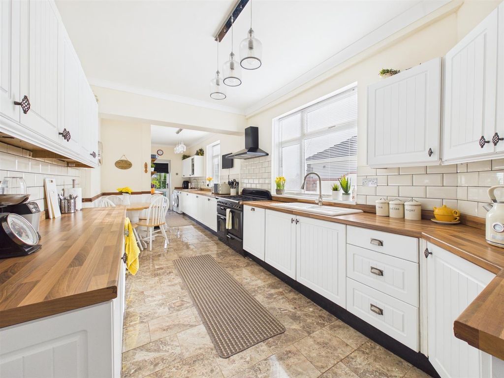 Property photo 3 of 21 Cam04118G0-Pr0076-Still004.Jpg