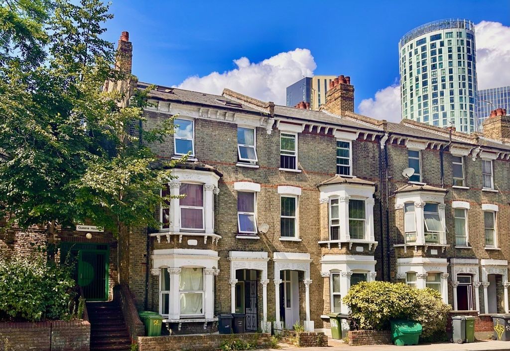 Property photo 1 of 8 2 Bed Ground-Floor Flat With Rear Garden Available To Rent In Vauxhall