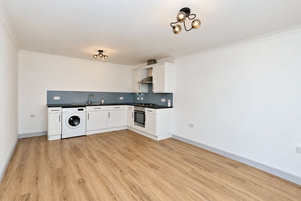 Property photo 2 of 8 Picture No. 06