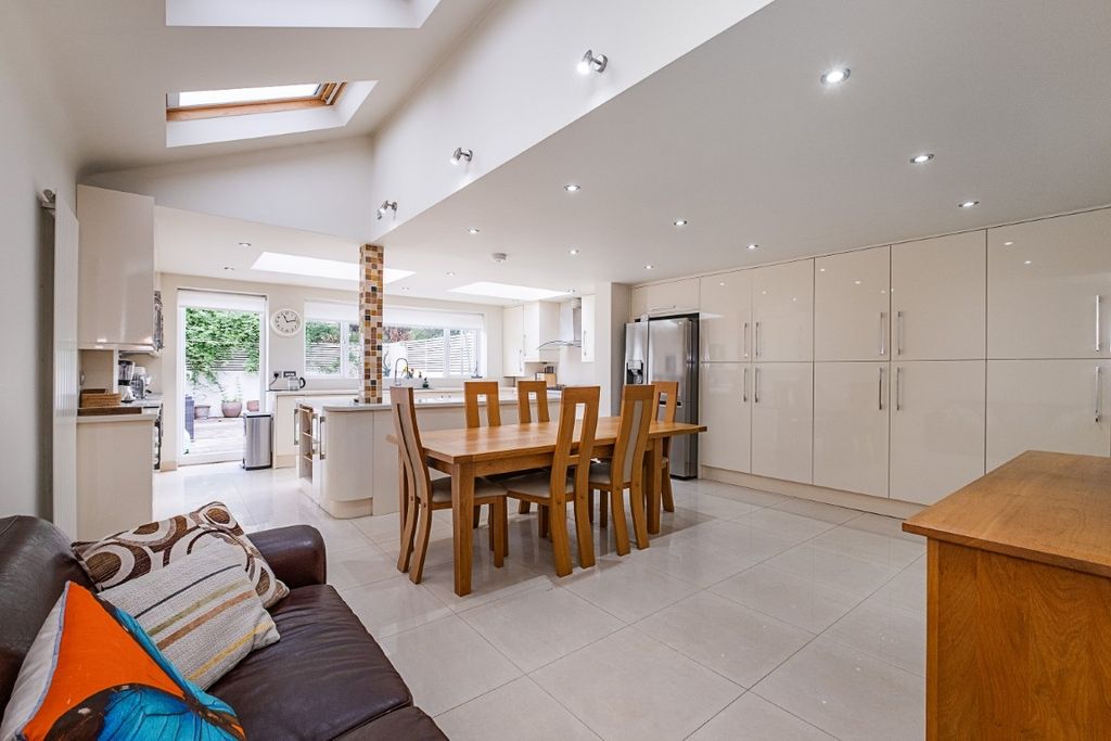Property photo 3 of 27 53-Cloudesdale-Ro...