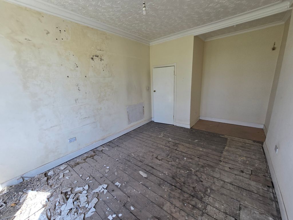 Property photo 3 of 11 3