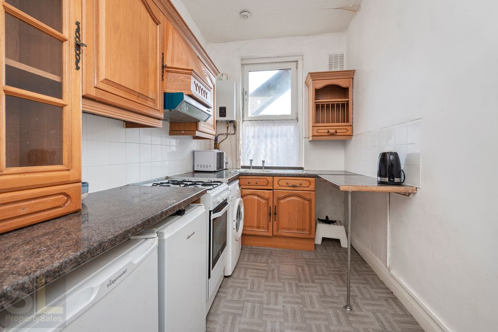Property photo 3 of 7 B@61 Camberwell Rd-5619