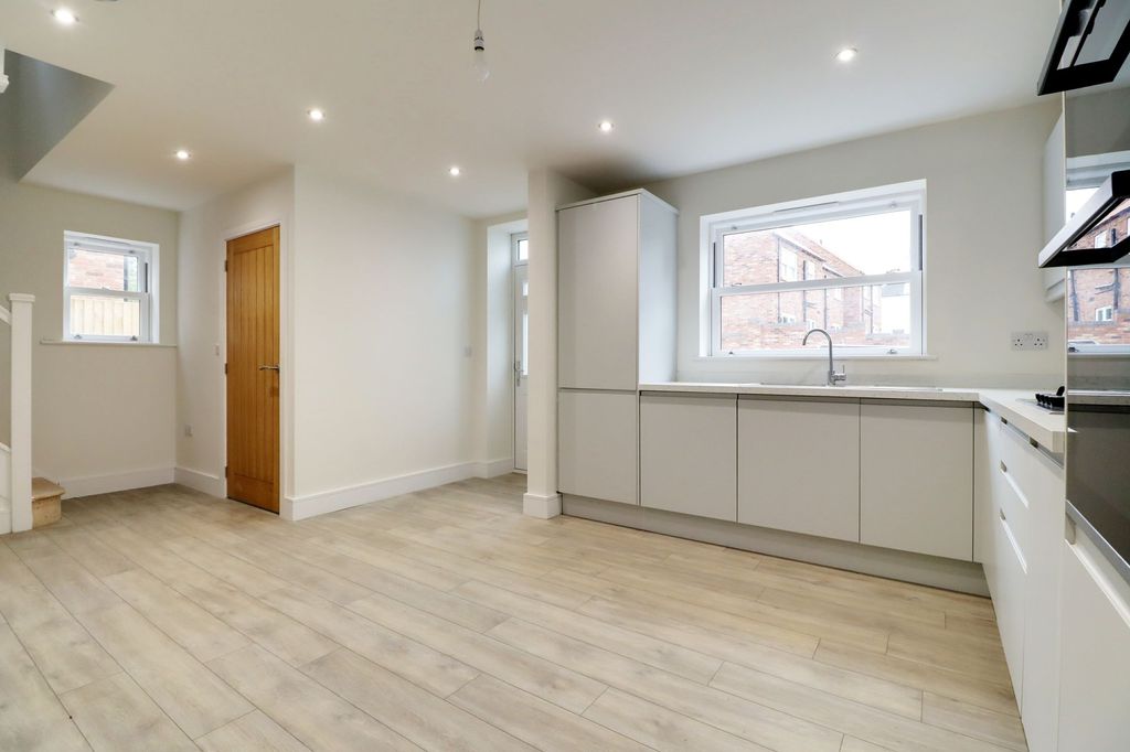 Property photo 3 of 5 Photo 9