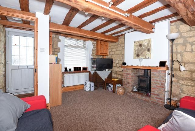 Property photo 1 of 9 Lounge 2