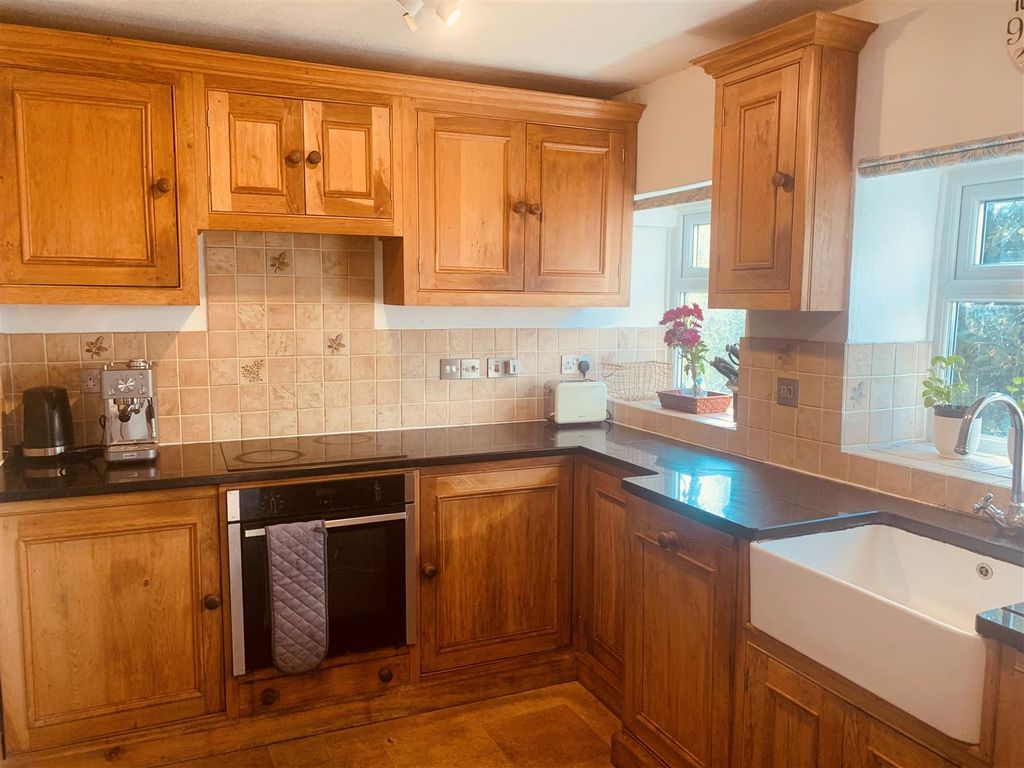 Property photo 2 of 13 Kitchen.Jpg