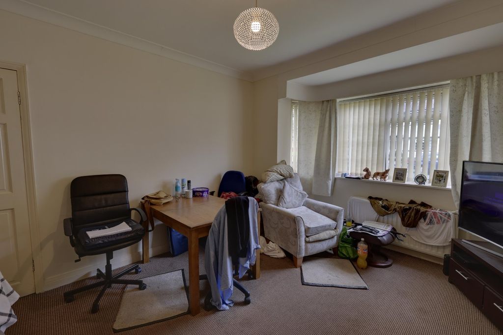 Property photo 2 of 9 Picture No. 11