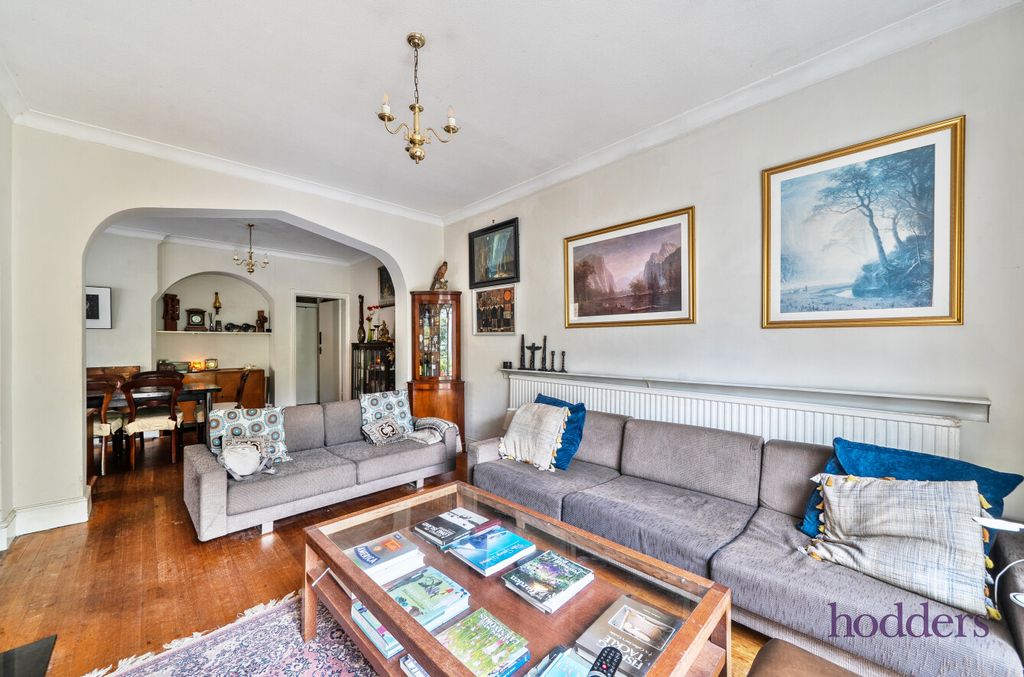 Property photo 3 of 40 7495c6E7-328E-432...