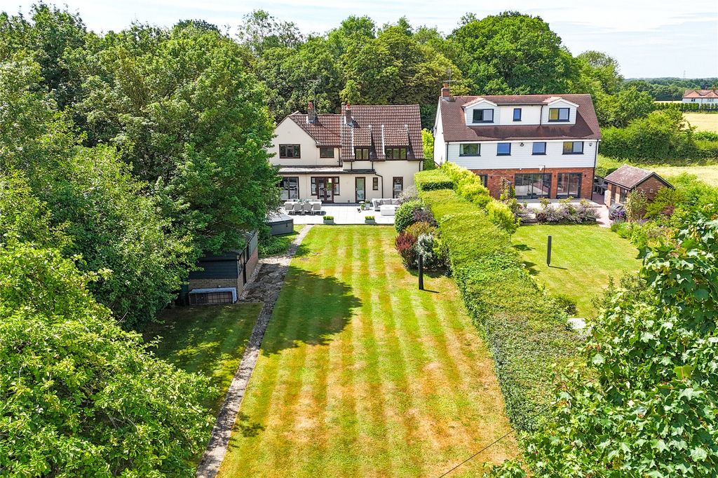 Property photo 1 of 22 Picture No. 04