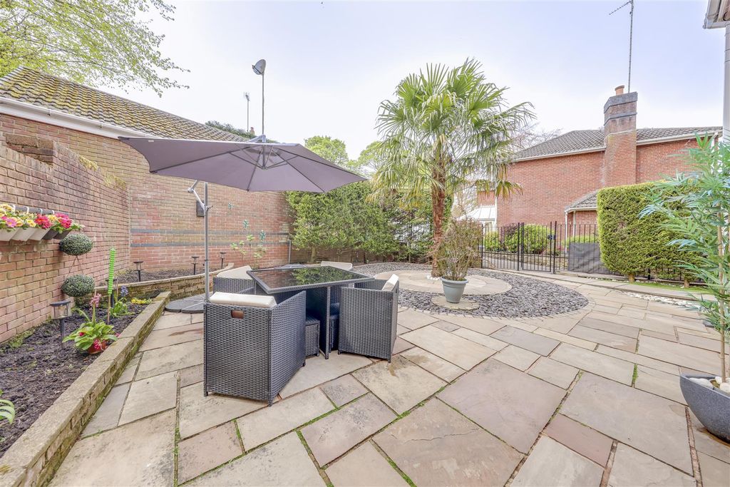 Property photo 3 of 35 Rear Garden Alt 2