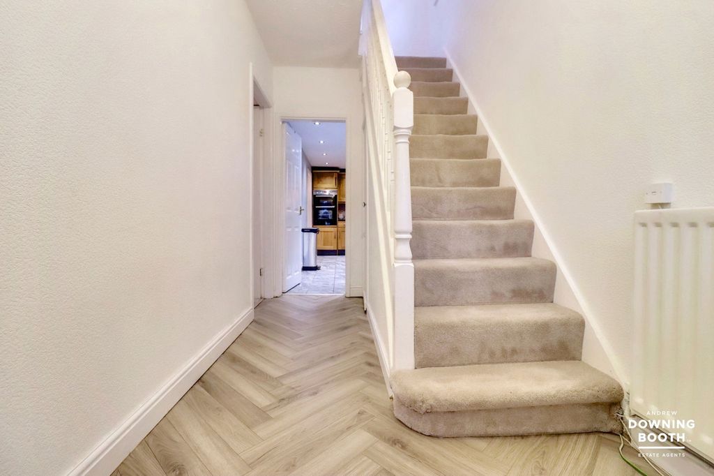 Property photo 2 of 29