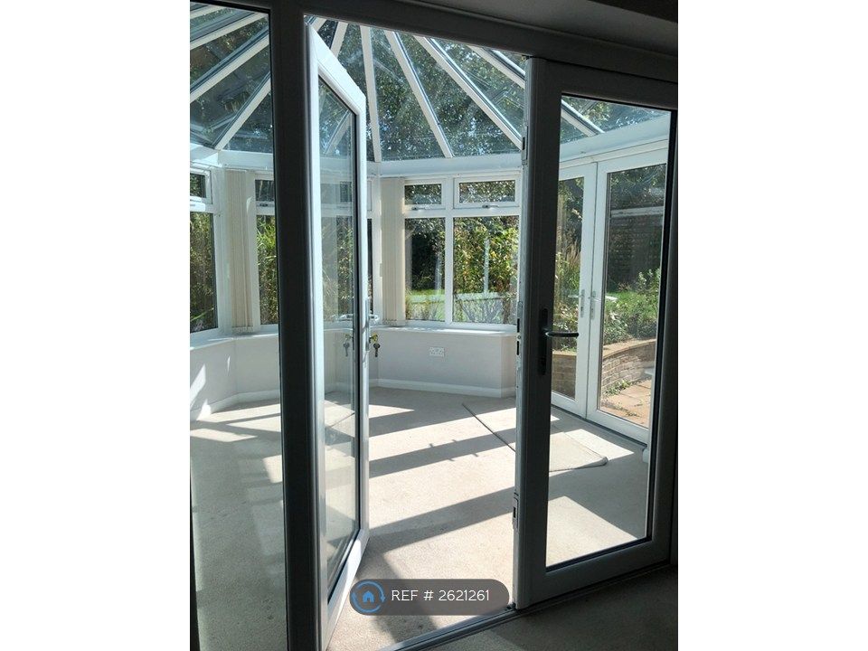 Property photo 3 of 11 Conservatory