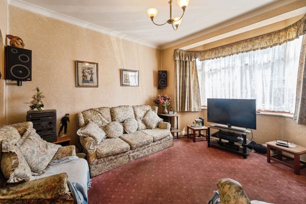 Property photo 2 of 20 Pbox-Img.Jpg