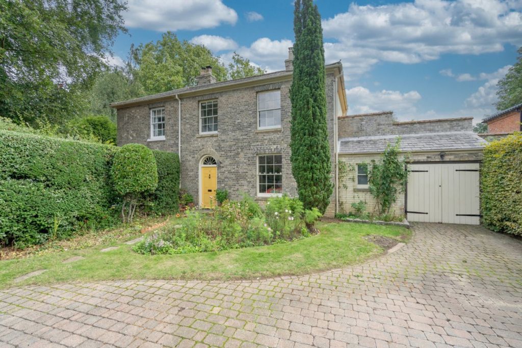 Property photo 1 of 24