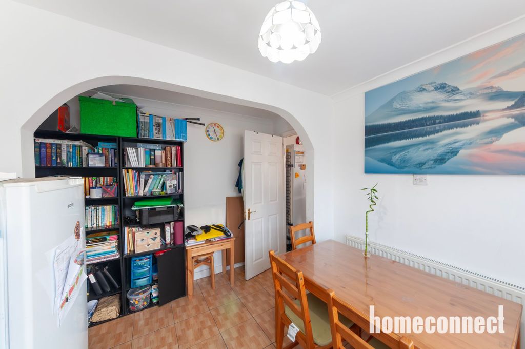 Property photo 2 of 17