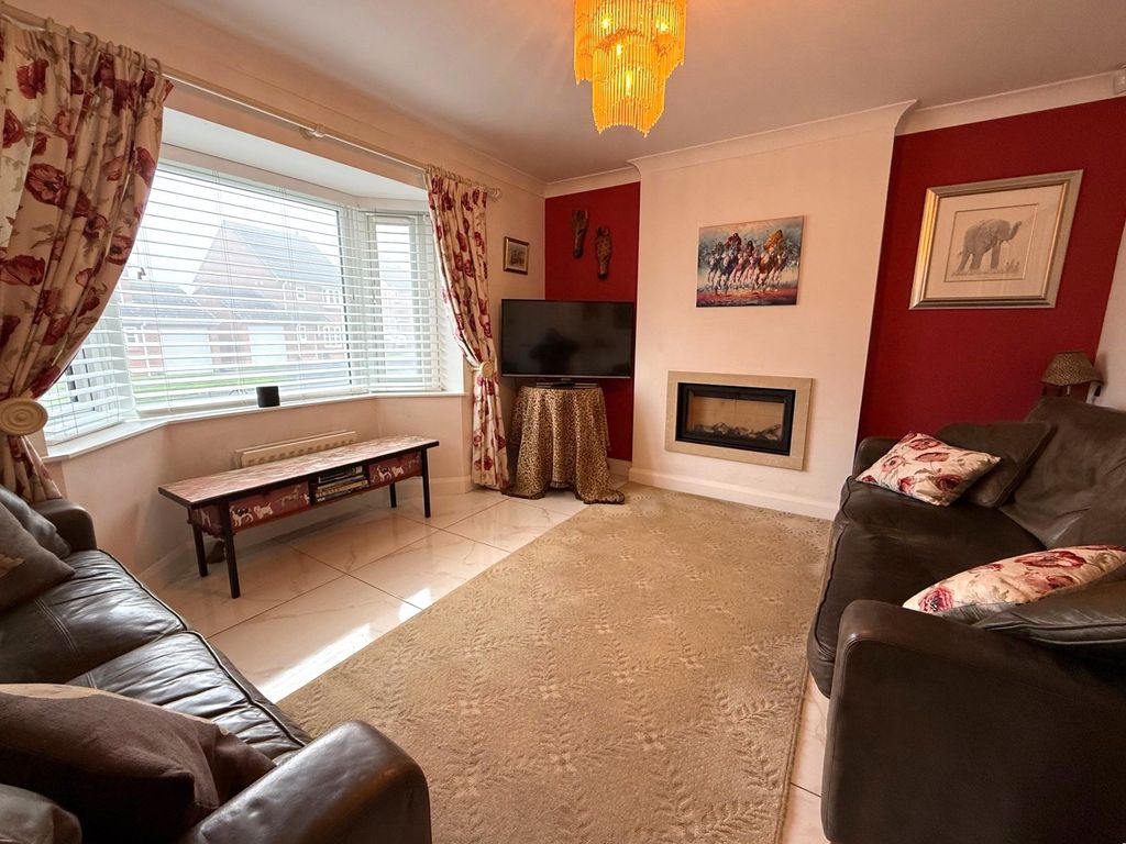 Property photo 3 of 28 Photograph 3