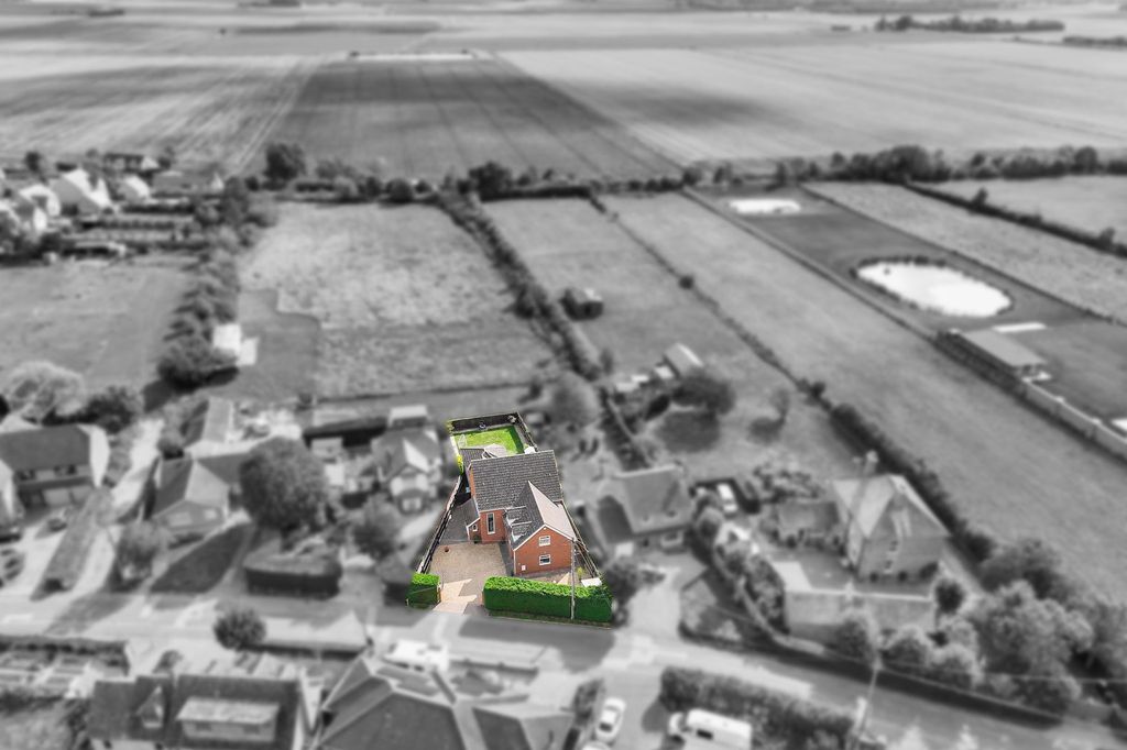 Property photo 2 of 38