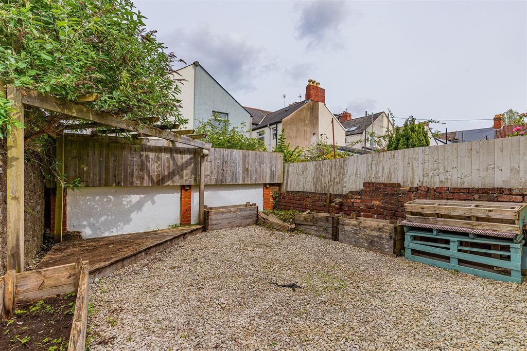 Property photo 2 of 20 16 (3 Of 21).Jpg