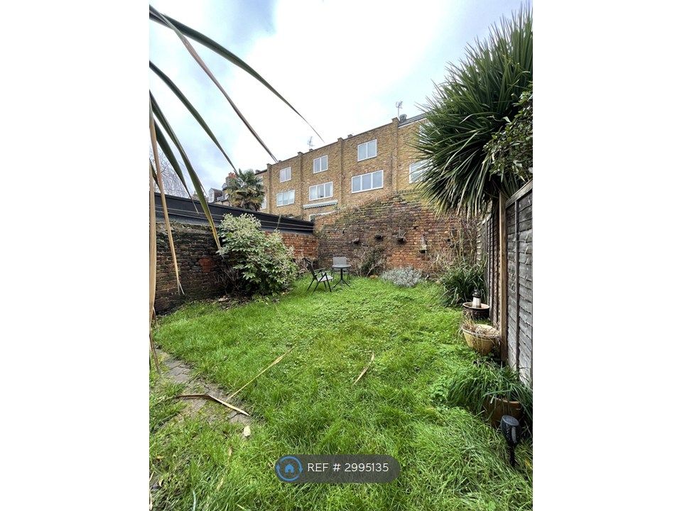 Property photo 1 of 8 Garden