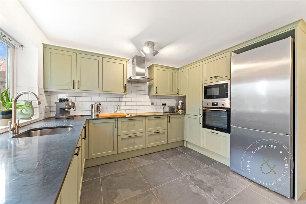 Property photo 3 of 42 Clos-Dewi-Sant-33.Jpg
