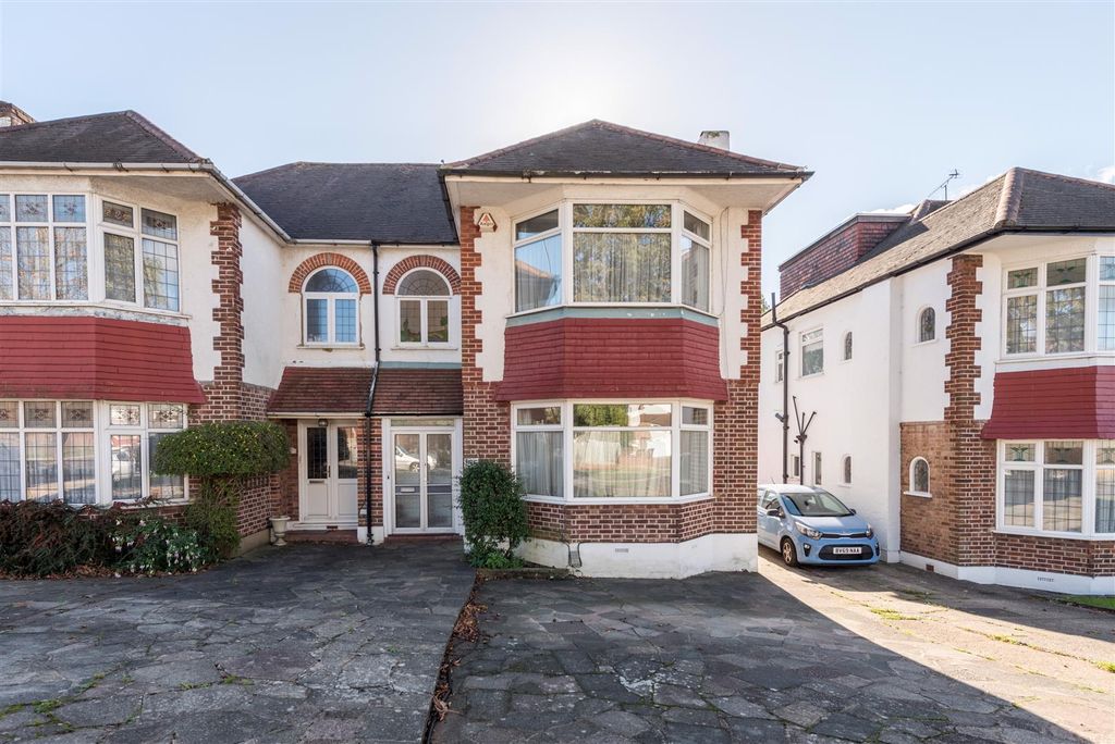 Property photo 2 of 13
