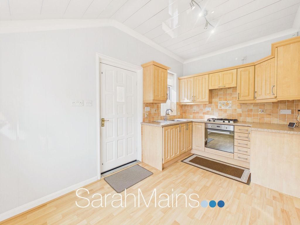 Property photo 3 of 12 Dining Kitchen