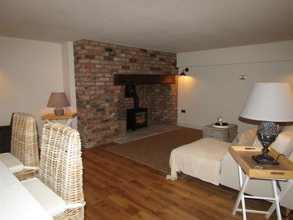 Property photo 2 of 14 Img_8916.Jpg