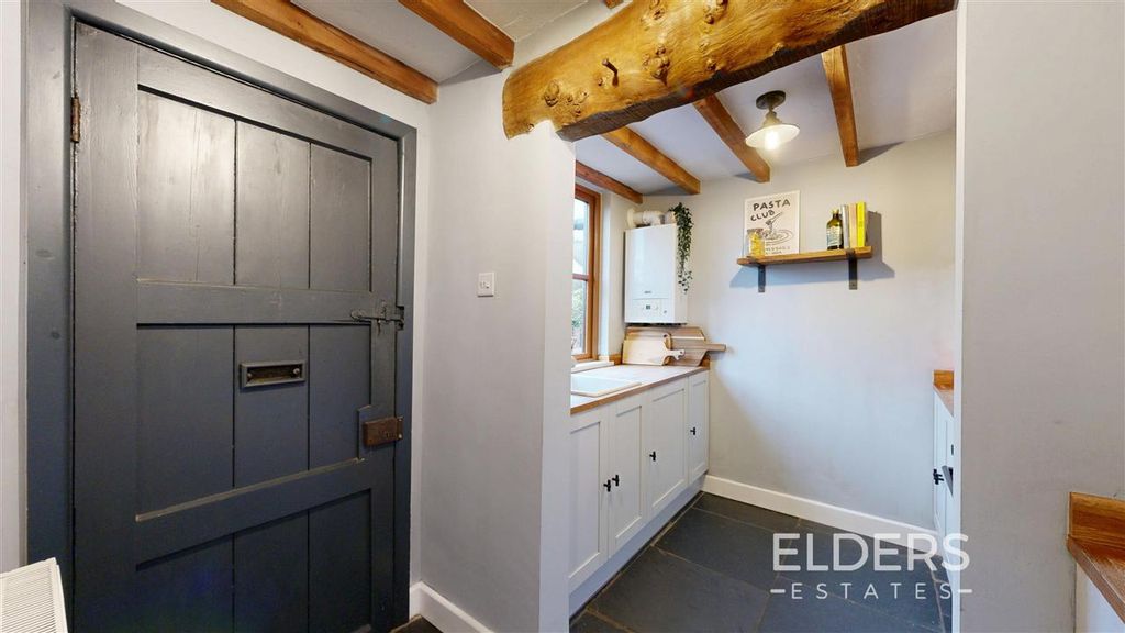 Property photo 2 of 10 Entrance Hall