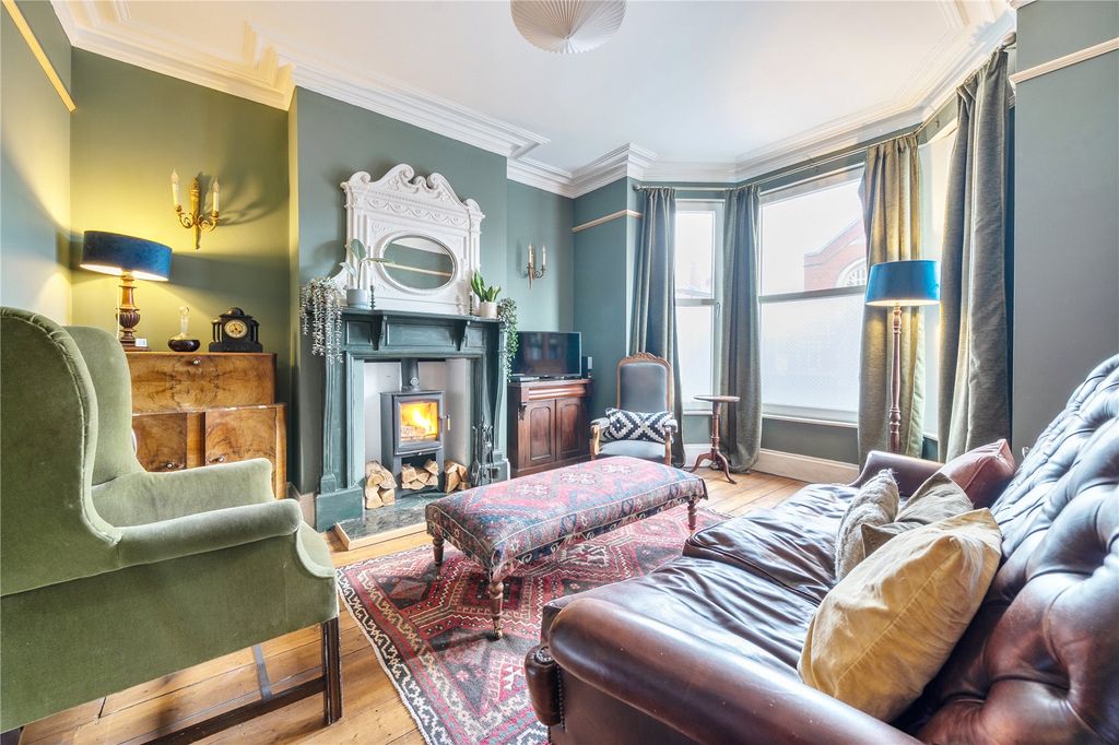 Property photo 2 of 21 Picture No. 02