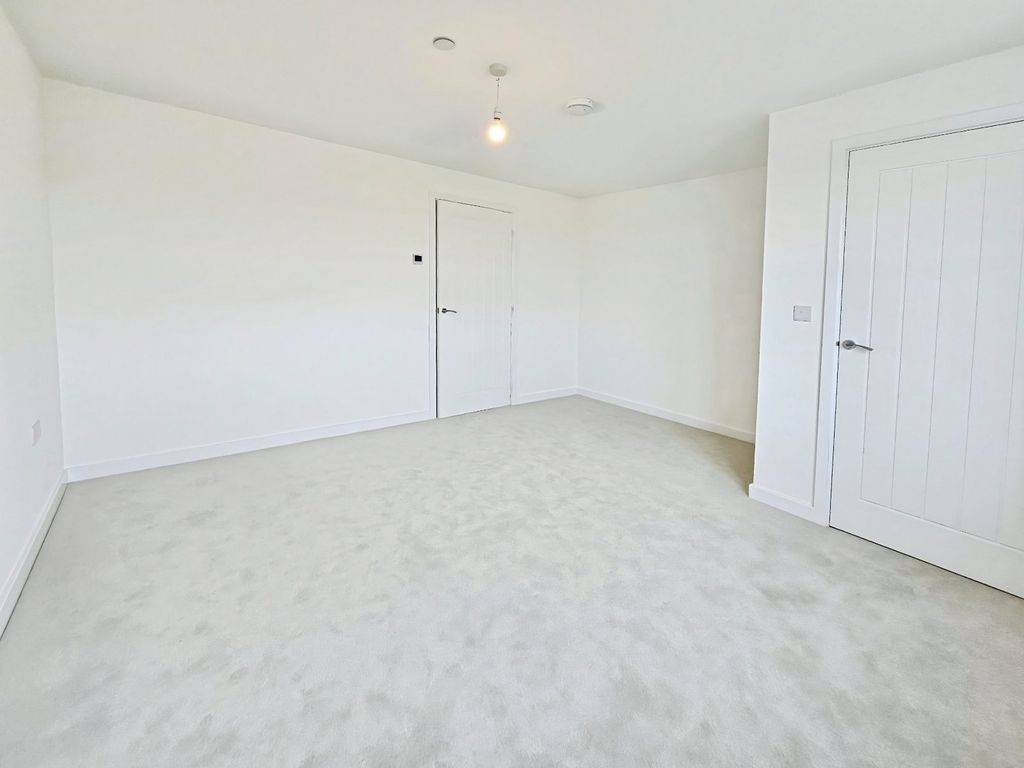 Property photo 2 of 19 Picture No. 15